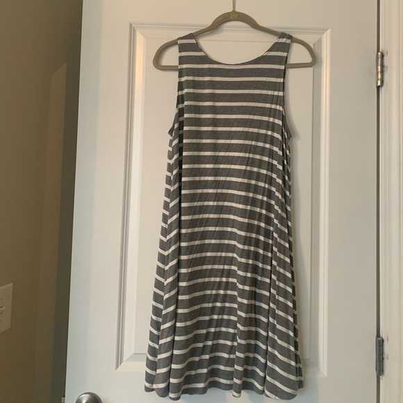 2/$20 or 3/$25 Sleeveless Midi Striped Dress Sz L - Picture 2 of 7